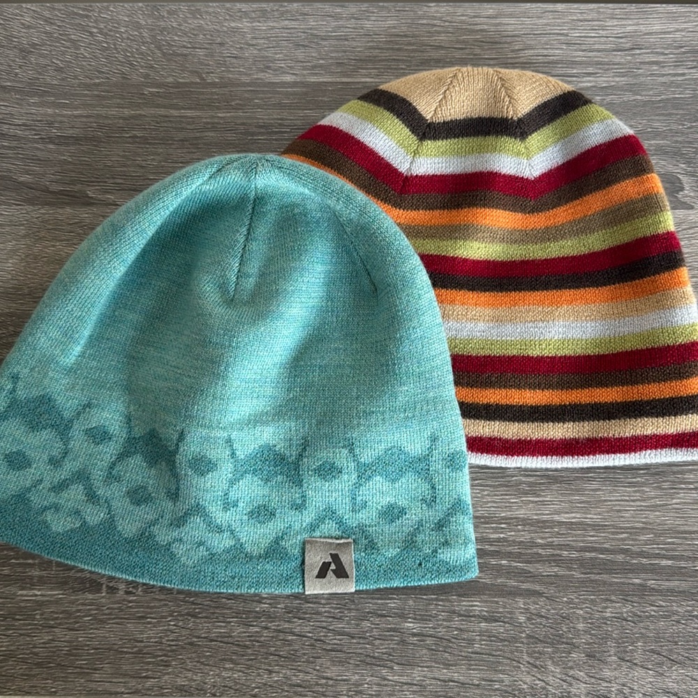 Bundle! 2 Eddie Bauer knit beanies